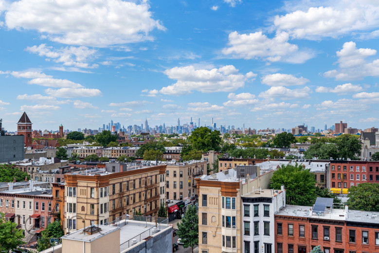 35 Kingston Ave, Apt 201 Image 12