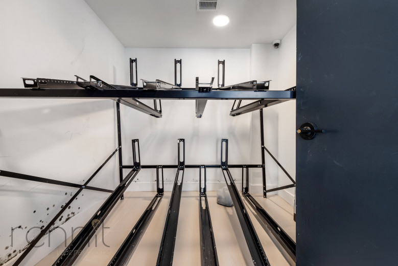35 Kingston Ave, Apt 201 Image 14