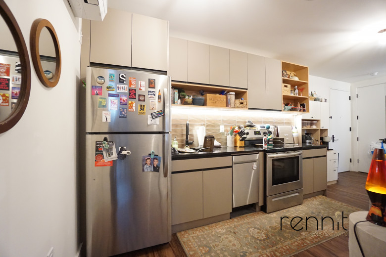 26-24 4th St, Apt 607A Image 13