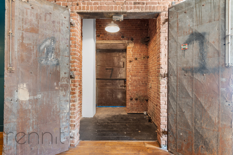 1093 Putnam Ave Commercial, Apt C5 Image 8