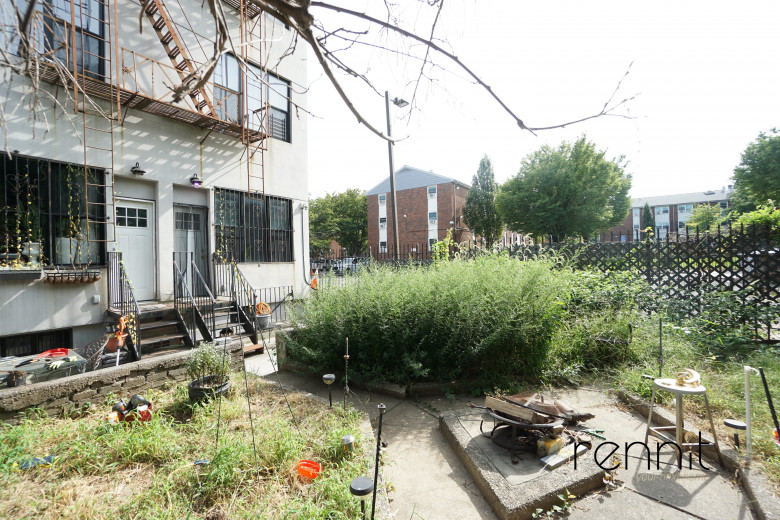 161 Harman St, Apt 1L Image 1