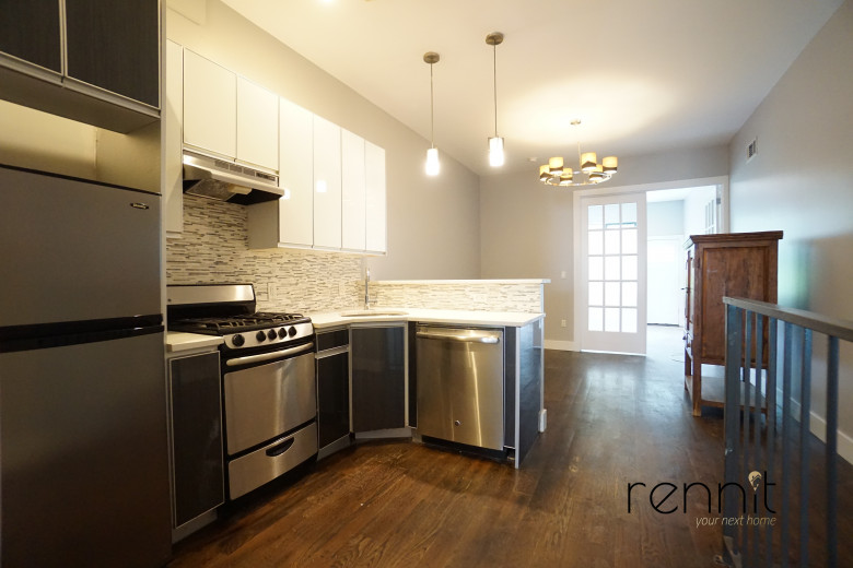 161 Harman St, Apt 1L Image 3
