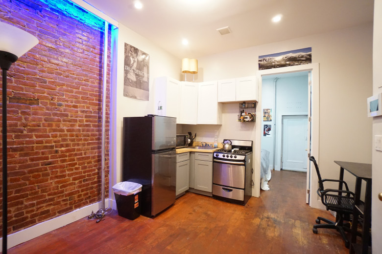 217 Ralph Ave, Apt 1L Image 2