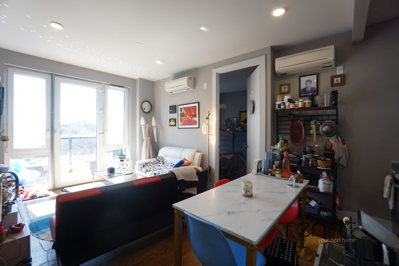 853 Lexington Ave, Apt 5A Image 11
