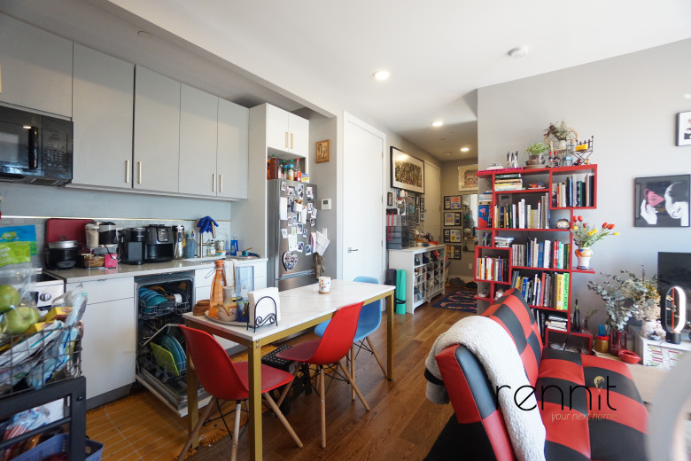 853 Lexington Ave, Apt 5A Image 4