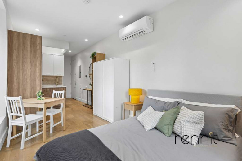 275 20th St, Apt 4D Image 2