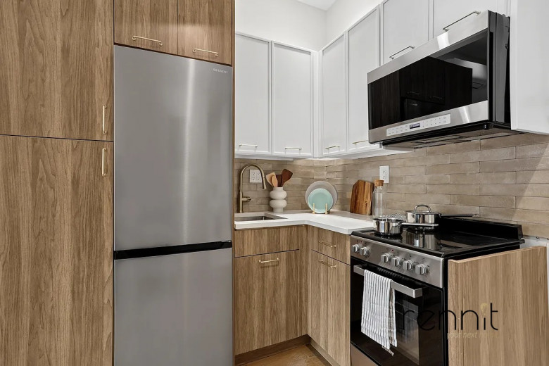 275 20th St, Apt 4F Image 5