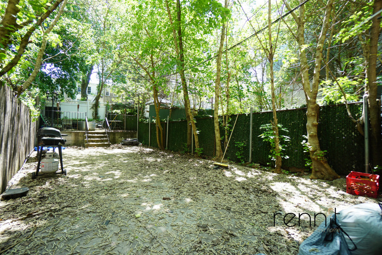 816 St Johns Pl, Apt 1F Image 13