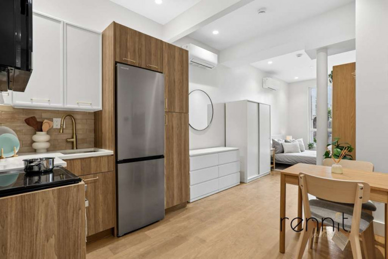 275 20th St, Apt 2G Image 1