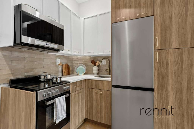 275 20th St, Apt 2G Image 5