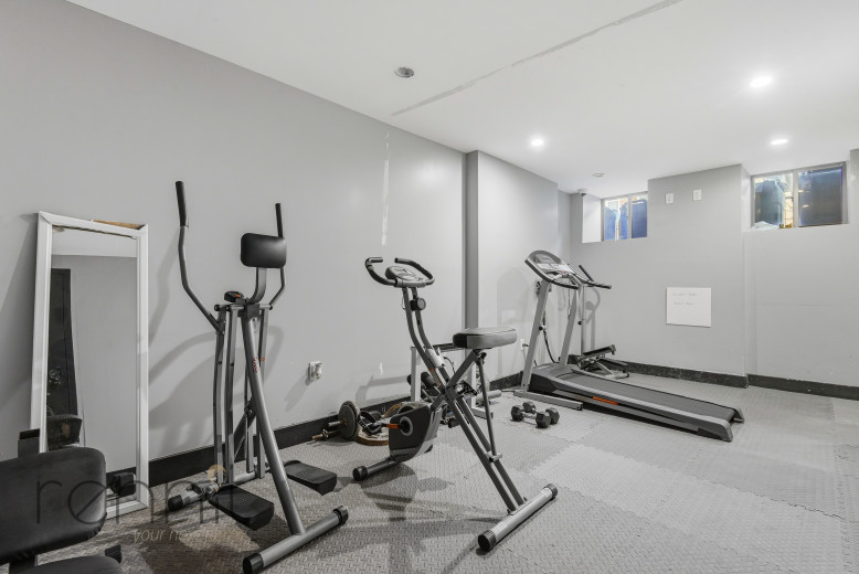 1716 Woodbine St, Apt 3R Image 20