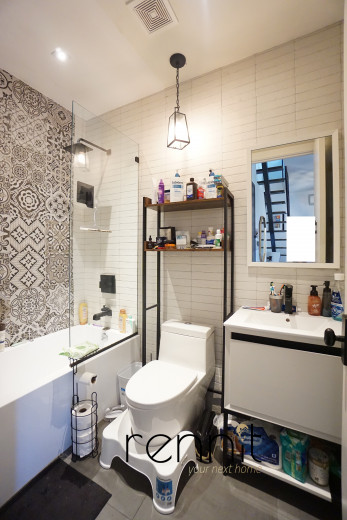 295 Montgomery St, Apt 4F Image 16