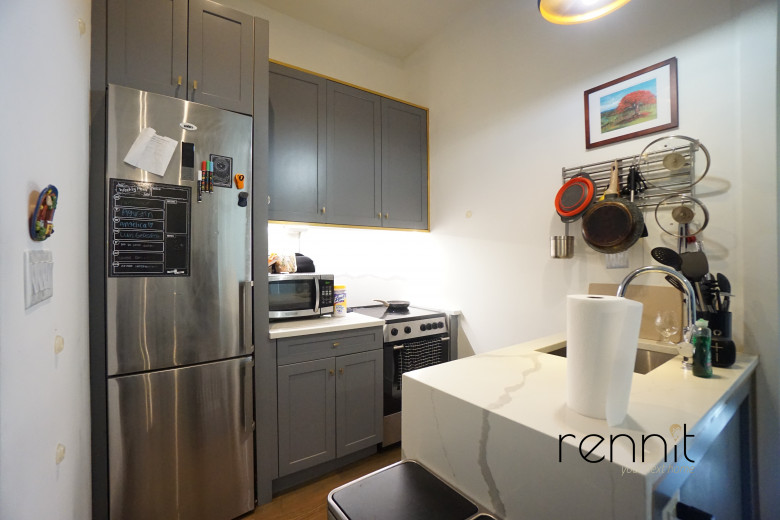 295 Montgomery St, Apt 4F Image 4