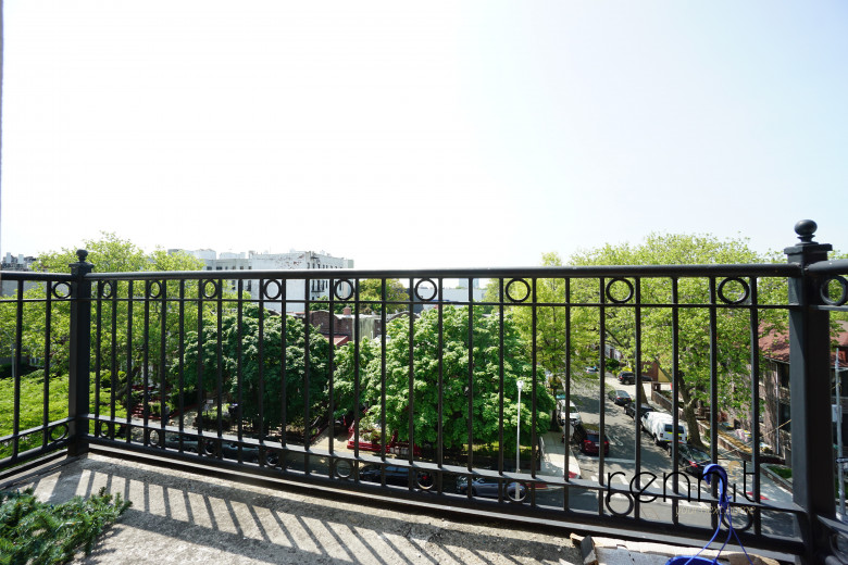 295 Montgomery St, Apt 4F Image 9
