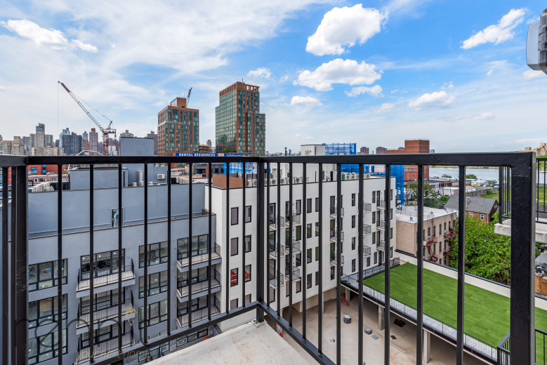 26-30 4th St, Apt 706A Image 3