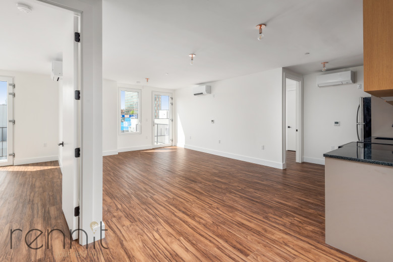 26-30 4th St, Apt 707A Image 4
