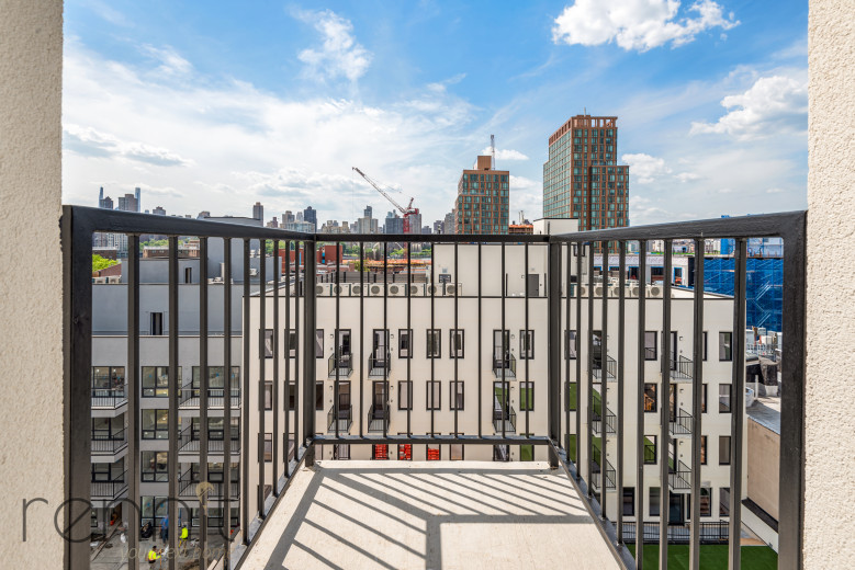 26-30 4th St, Apt 708A Image 3