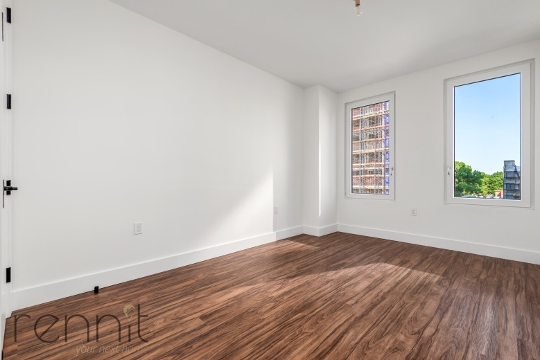 26-30 4th St, Apt 711A Image 8