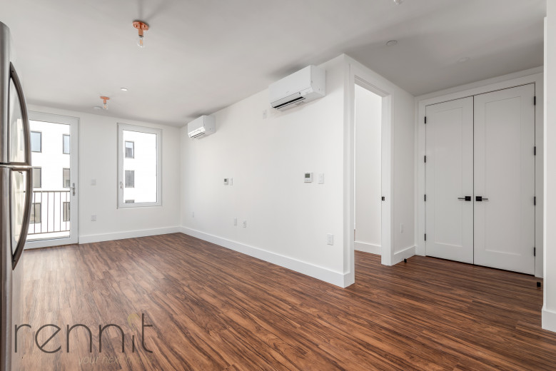 26-25 3rd St, Apt 504B Image 1