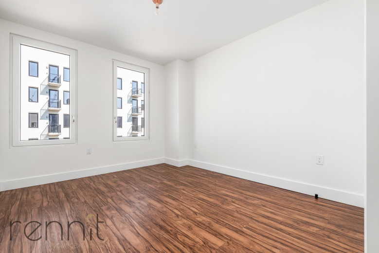 26-25 3rd St, Apt 504B Image 7