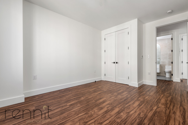26-25 3rd St, Apt 504B Image 8