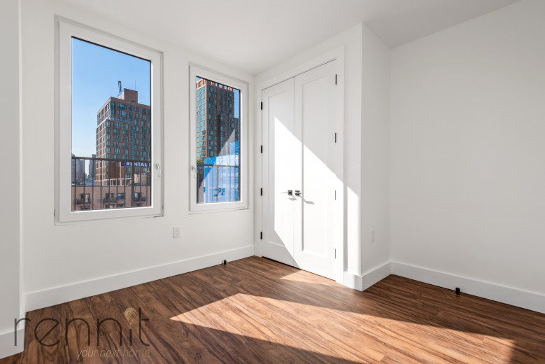 26-25 3rd St, Apt 505B Image 7