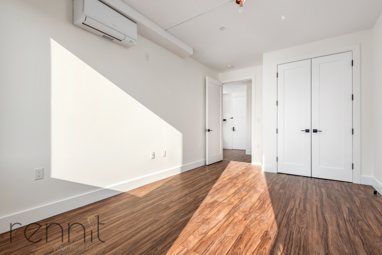 26-25 3rd St, Apt 307B Image 8