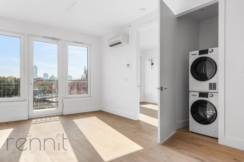 58 Vanderbilt Ave, Apt 3H Image 4