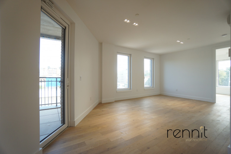 58 Vanderbilt Ave, Apt 4C Image 3