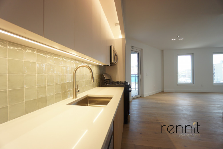 58 Vanderbilt Ave, Apt 4C Image 4