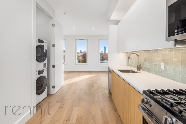 58 Vanderbilt Ave, Apt 3J Image 7