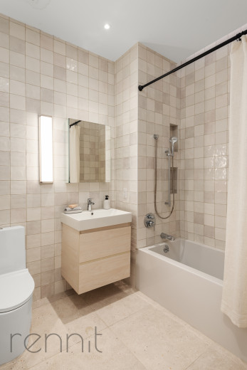 58 Vanderbilt Ave, Apt 4E Image 6