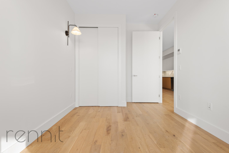 58 Vanderbilt Ave, Apt 6B Image 9
