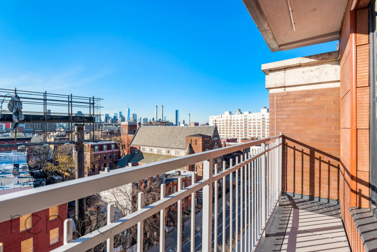 58 Vanderbilt Ave, Apt 6M Image 2