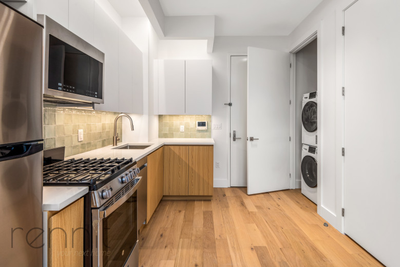 58 Vanderbilt Ave, Apt 6P Image 4