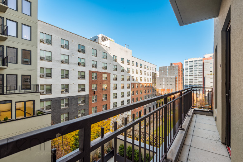 58 Vanderbilt Ave, Apt 5Q Image 3
