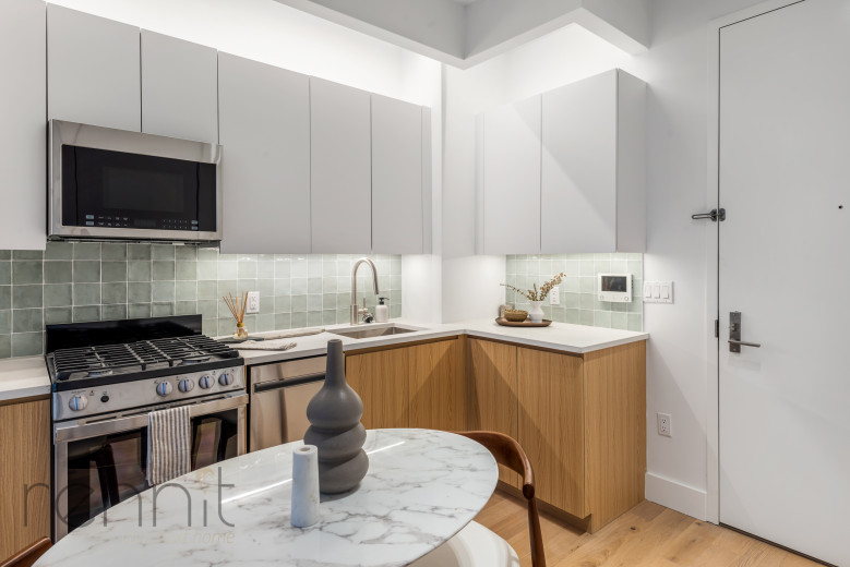 58 Vanderbilt Ave, Apt 7P Image 10