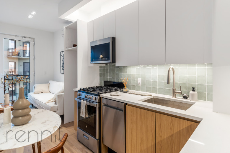 58 Vanderbilt Ave, Apt 7P Image 3