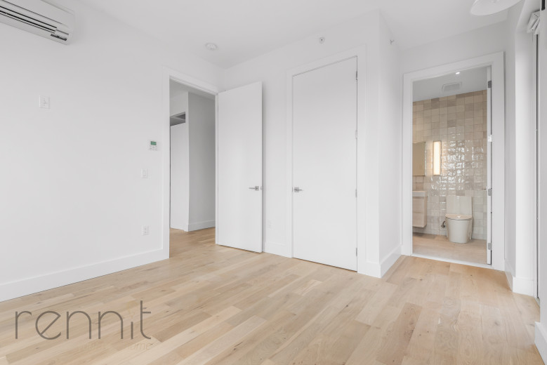 58 Vanderbilt Ave, Apt 8C Image 2
