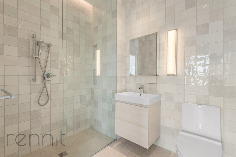 58 Vanderbilt Ave, Apt 8C Image 3