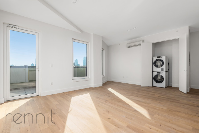 58 Vanderbilt Ave, Apt 8F Image 4