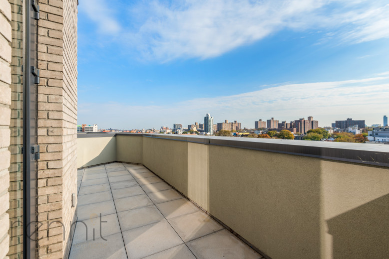 58 Vanderbilt Ave, Apt 8F Image 6